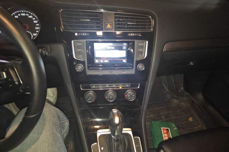 Used Volkswagen Golf 2016 1.4TSI Automatic R-Line