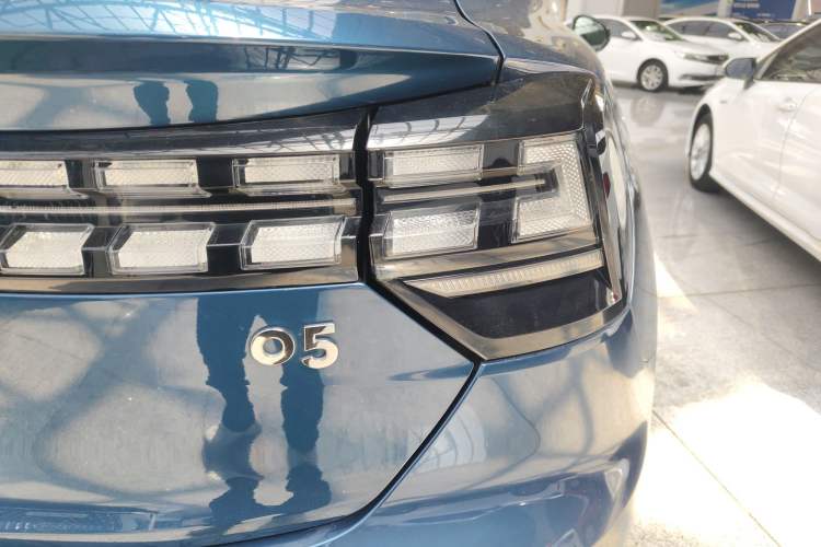 Used Lynk & Co 05 2020 2.0TD Two-Wheel Drive Shine Halo
