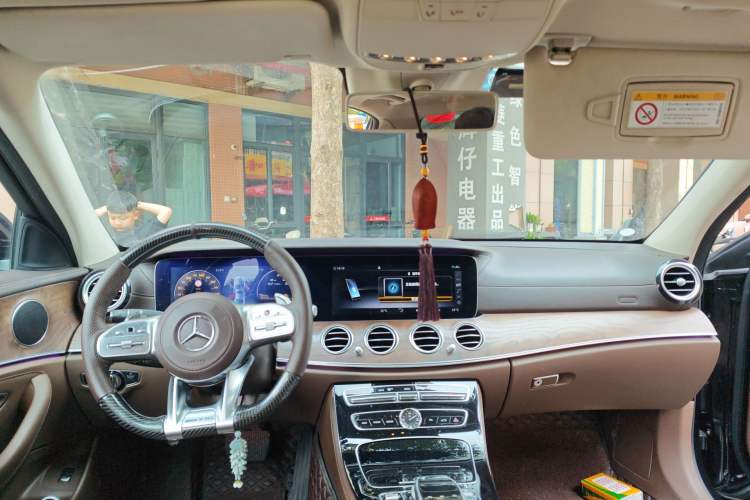 Used Mercedes-Benz E-Class 2016 E 200 L Headliner