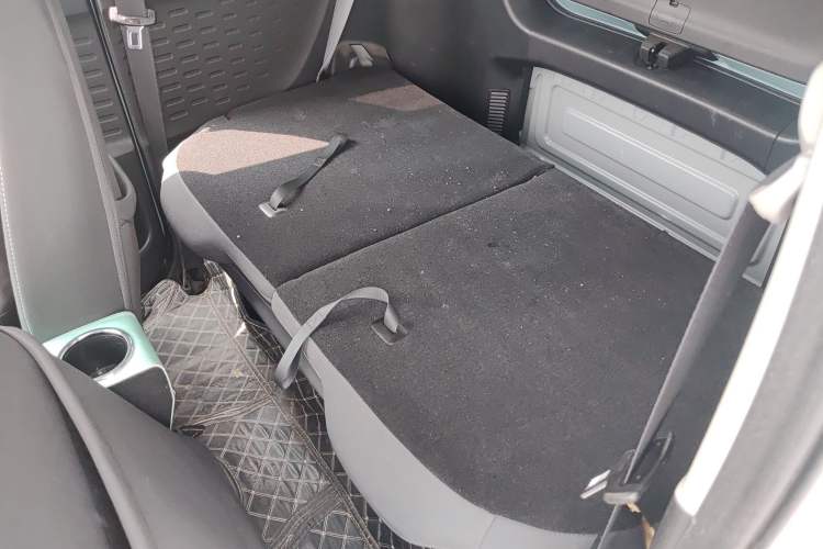 Used Wuling Hongguang MINIEV 2020 Lite Version Lithium Iron Phosphate Left Rear Seat