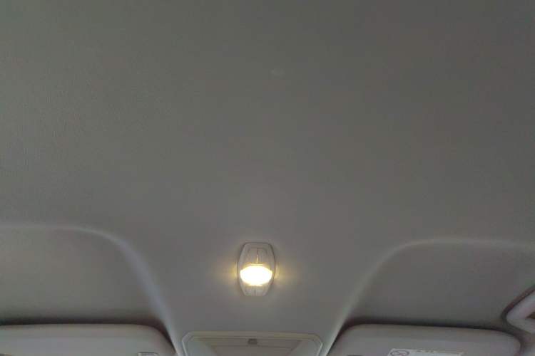 Used Ford Kuga 2013 1.6L GTDi Two-Wheel-Drive Comfort Model Headliner