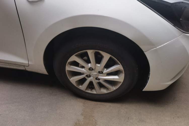 Used Hyundai Verna (new generation) 2016 1.4L Manual Cool Edition GLS Right Front Wheel Hub