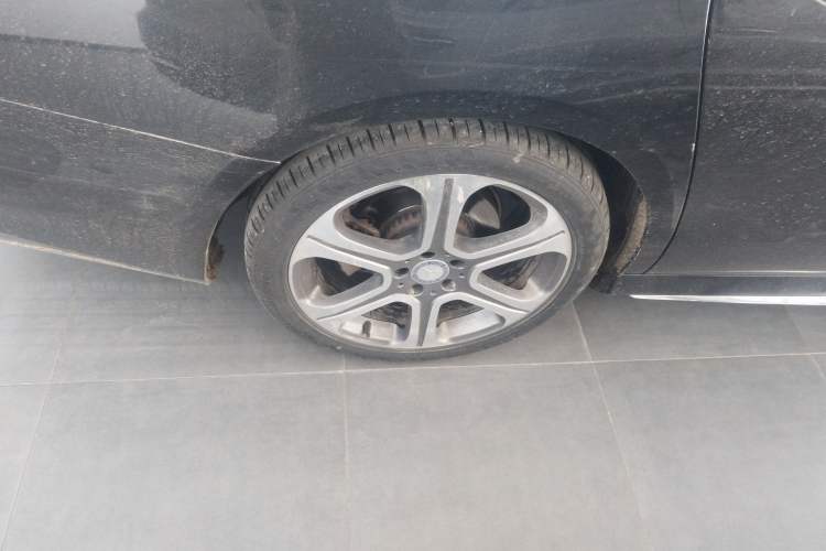 Used Mercedes-Benz E-Class 2016 E 300 L Sport Luxury Model Exterior 5