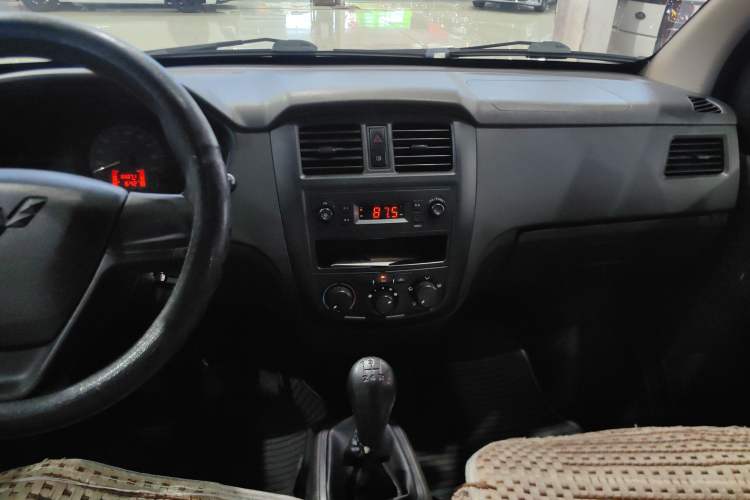 Used Wuling Rongguang 2019 1.2L S Van Standard Model with 5 Seats
