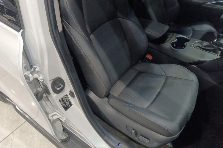 Used Toyota Venza 2022 2.0L CVT Two-Wheel Drive Prestige Edition
