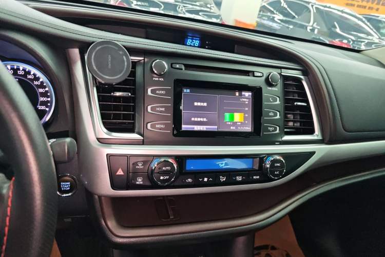 Used Toyota Highlander 2018 2.0T Four-Wheel Drive Luxury Version 7 Seats China VI Standard
