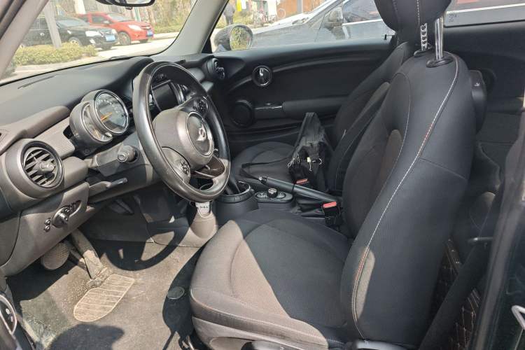 Used MINI 2014 1.5T COOPER Fun
