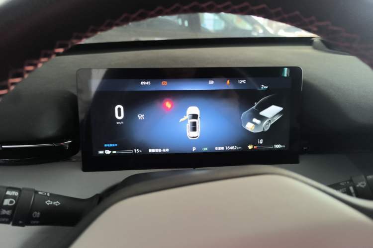 Used CHANGAN UNI-Z New Energy 2024 Blue Whale Smart Electric iDD 125km Beyond Edition
