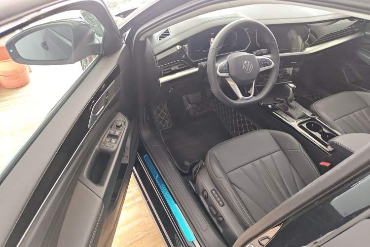 Used Volkswagen Passat 2025 Premium Version 380TSI Dragon Edition