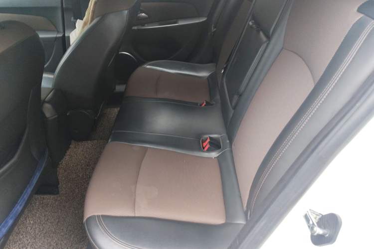 Used Chevrolet Cruze 2013 Hatchback 1.6L Automatic Luxury Model
