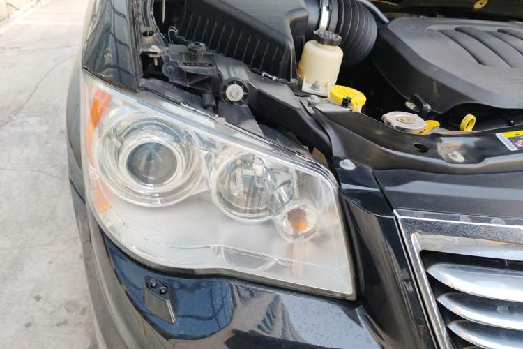 Used Chrysler Grand Voyager 2013 3.6L Luxury Edition