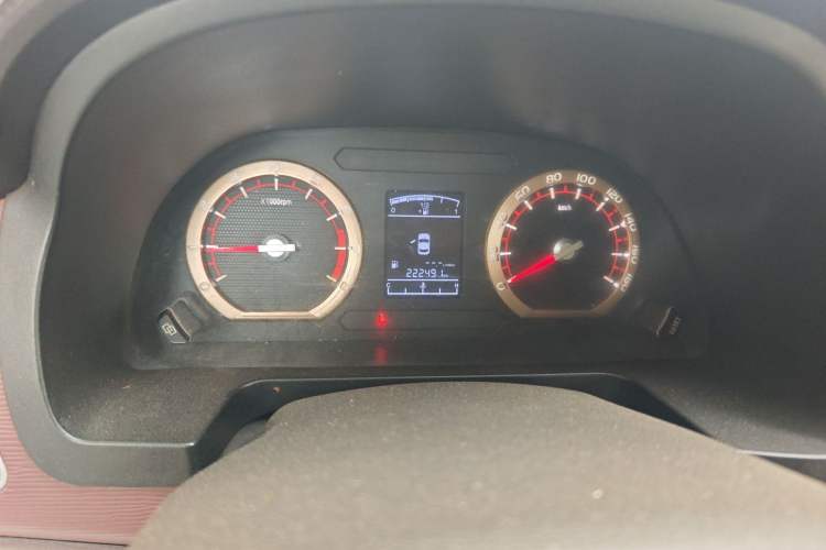 Used FORTHING Lingzhi 2017 M5 1.6L Luxury Model Odometer Close Up