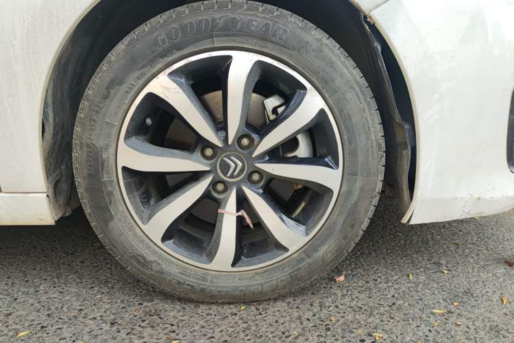 Used Citroen C4 Sega 2018 1.6L Manual Luxury Model Right Front Wheel Hub