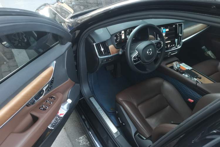 Used Volvo S90 2021 B5 Zhiyi Luxury Edition
