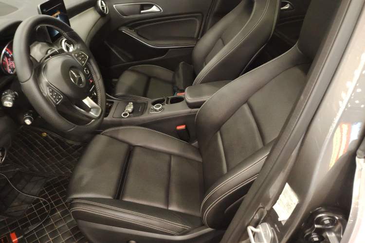 Used Mercedes-Benz GLA 2016 GLA 200 Fashion Model Left Front Seat