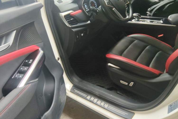 Used SOL X8 2021 300T DCT Leading Smart Connectivity Version 6 Seats Driver Seat