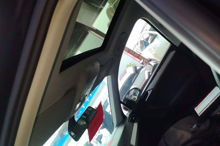 Used Volkswagen Tiguan L 2020 330TSI Automatic Two-Wheel Drive Panoramic Comfort Edition China VI Standard Headliner