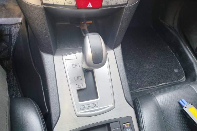 Used Subaru Outback 2010 2.5i Luxury Edition Gear Lever