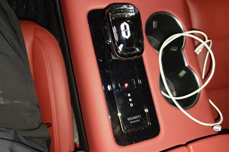 Used Hima AITO M5 2024 Extended-Range Max Rear-Wheel Drive Advanced Intelligent Driving Version Gear Lever