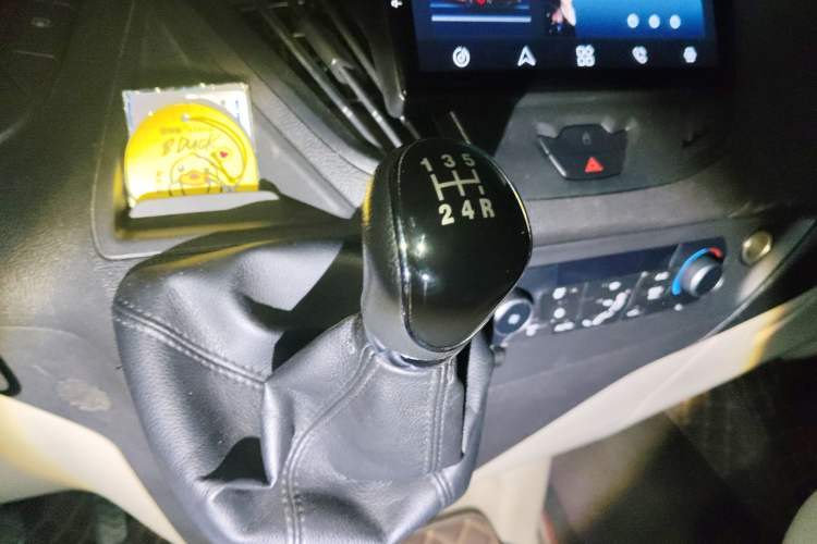 Used Ford Tourneo Custom 2016 2.0T Manual Elite Edition
