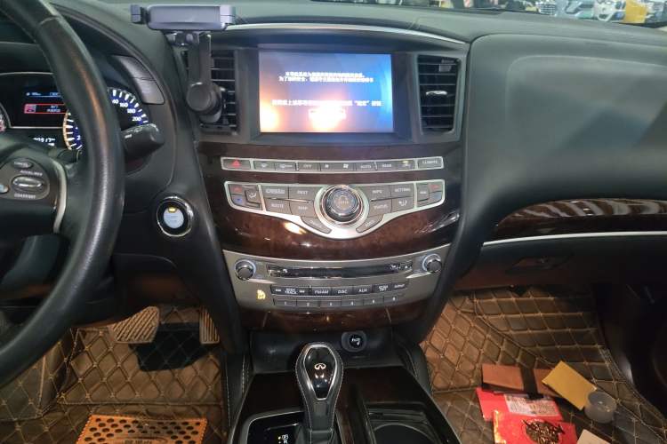 Used Infiniti QX60 2016 2.5 S/C Hybrid Two-Wheel-Drive Excellence Edition China V Standard