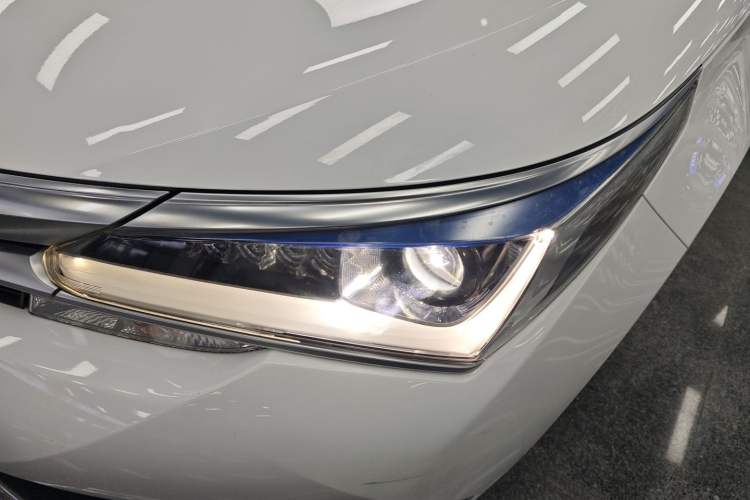 Used Toyota Corolla 2017 Revised Dual-Engine 1.8L E-CVT Leading Edition
