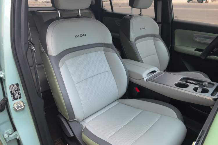 Used AION Y 2022 Plus 70 Smart Edition Right Front Seat