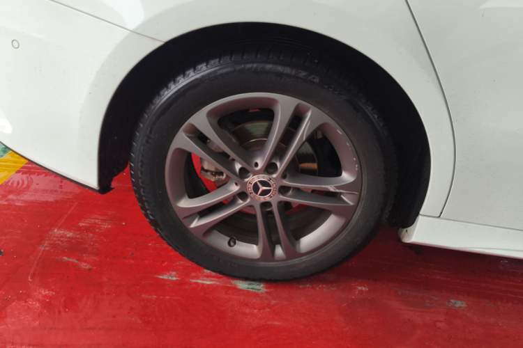 Used Mercedes-Benz A-Class 2020 Second Facelift A 180 L Sport Sedan Right Rear Wheel Hub