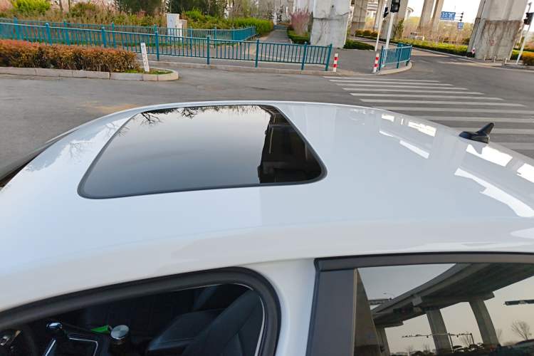 Used Volkswagen Lavida 2021 1.5L Automatic Comfort Edition Roof