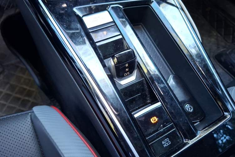 Used Volkswagen Lamando 2022 Lavida L 280TSI DSG Cool & Spicy Edition Gear Lever