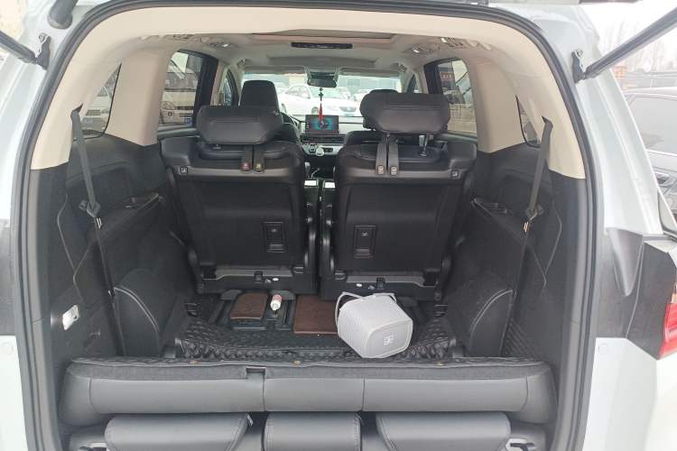 Used Honda Elysion 2024 2.0L eHEV Luxury Edition