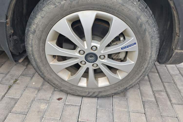 Used Haval H2s 2017 Blue Label 1.5T Manual Elite Model Right Front Wheel Hub