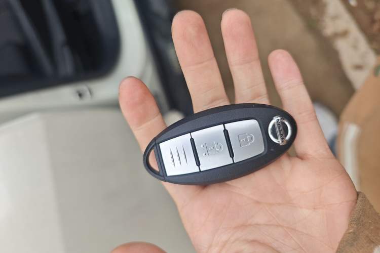 Used Nissan Kicks 2018 1.5L CVT Smart Connect Luxury Edition Vehicle Key