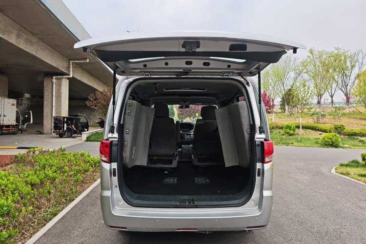 Used JAC Refine M4 2016 2.0L Manual Luxury Version