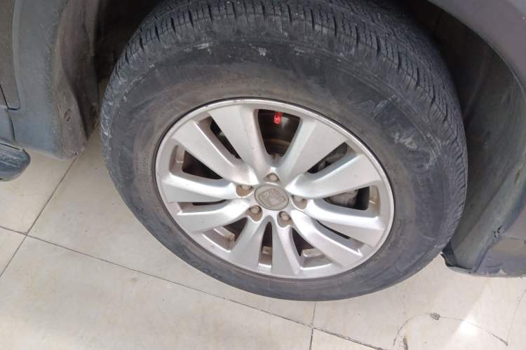 Used Honda CR-V 2016 2.0L two-wheel drive Urban Edition Right Front Wheel Hub