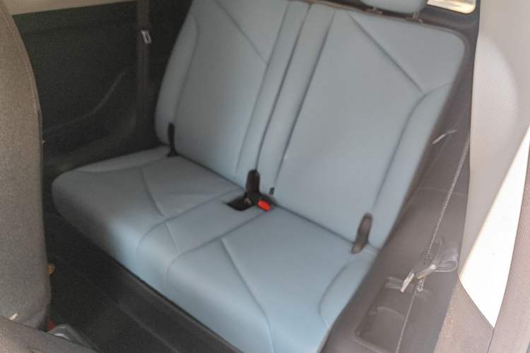 Used Chery QQ Little Ant 2022 Restyled Version Sweet Pink Edition Half-Sugar Version 28.8 kWh 30 kW 301 km Left Rear Seat