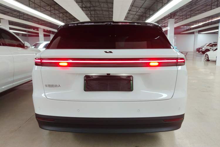 Used Li Auto i6 2025 Model Two-Wheel-Drive Standard Type
