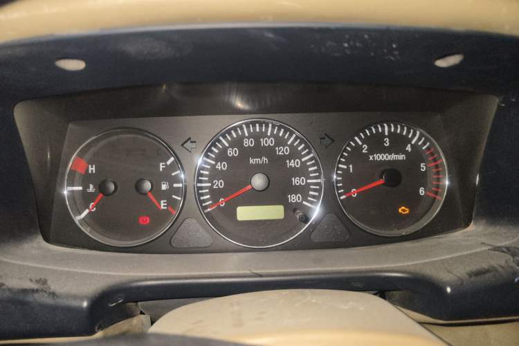 Used Foday Lion F16 2013 2.0T Diesel Two-Wheel Drive Entry-Level 4F20TC1 Instrument Cluster