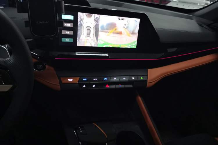 Used CHANGAN UNI-V 2023 1.5T Sport Edition Audio And AC Panel