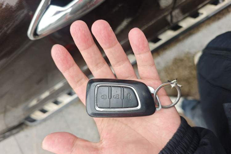 Used Dongfeng Aeolus AX7 2016 2.0L Automatic Zhiyi Trim
