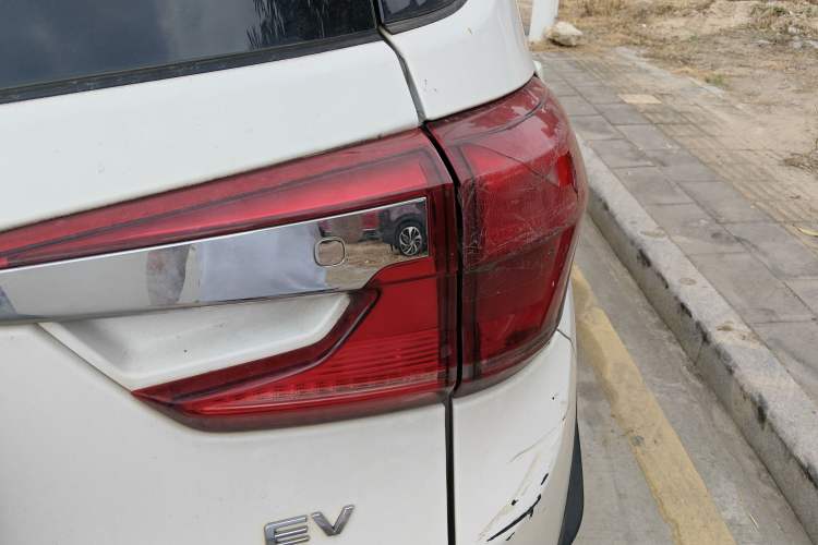 Used BYD Yuan New Energy 2019 EV535 Smart Connect Leading Model Exterior 6