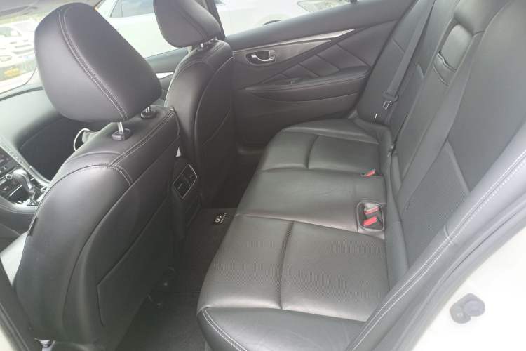 Used Infiniti Q50L 2015 2.0T Enjoyment Edition
