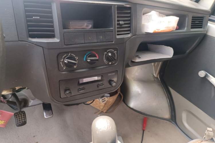 Used Wuling Zhiguang 2010 1.0L Liye Edition Audio And AC Panel