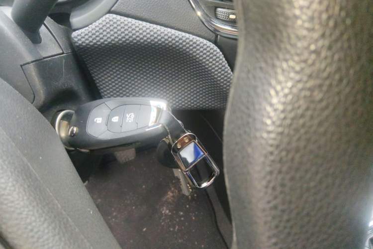 Used Chevrolet Cruze 2017 1.5L Manual Pioneer Edition Vehicle Key