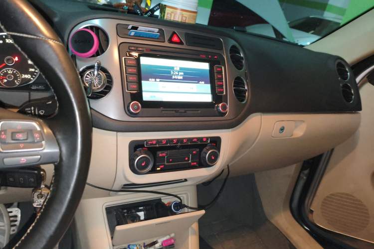 Used Volkswagen Tiguan 2010 2.0 TSI Automatic All-Wheel Drive Flagship Navigation Edition
