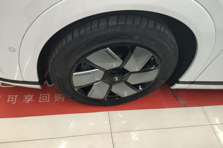 Used XPeng X9 2024 702 Ultra-Long Range Pro Left Front Wheel Hub