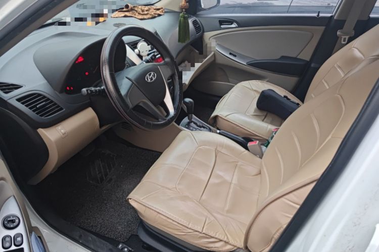 Used Hyundai Verna (older generation) 2014 1.4L Automatic Smart GLS Left Front Seat