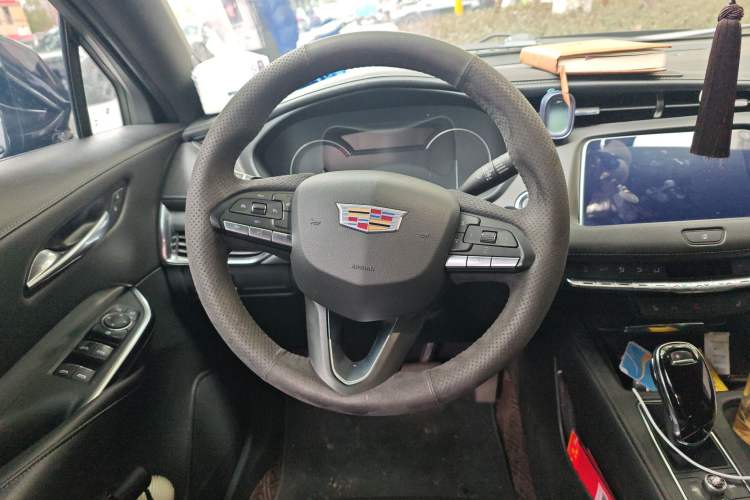 Used Cadillac XT4 2021 28T Two-Wheel Drive Luxury Version
