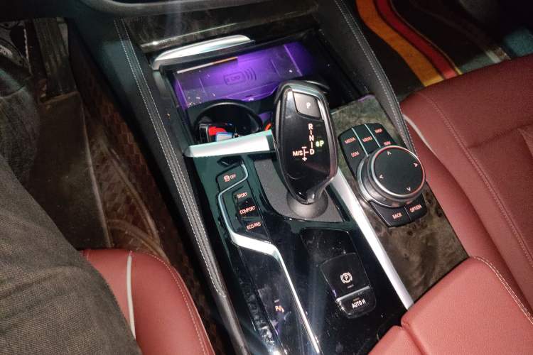 Used BMW 5 Series 2022 Second Facelift 525Li M Sport Package Gear Lever