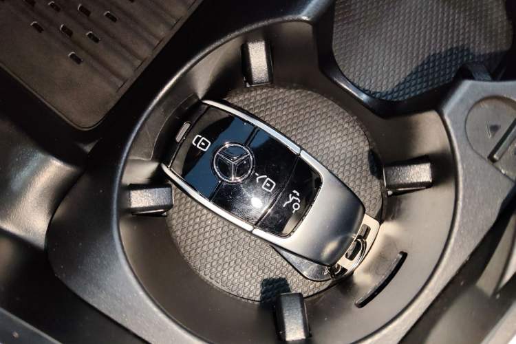 Used Mercedes-Benz E-Class 2020 E 300 L Sport Luxury Edition Vehicle Key